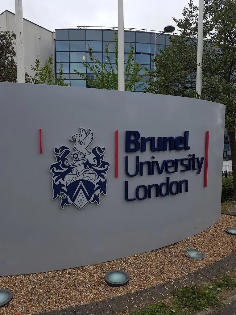 London–Uxbridge estudiantes